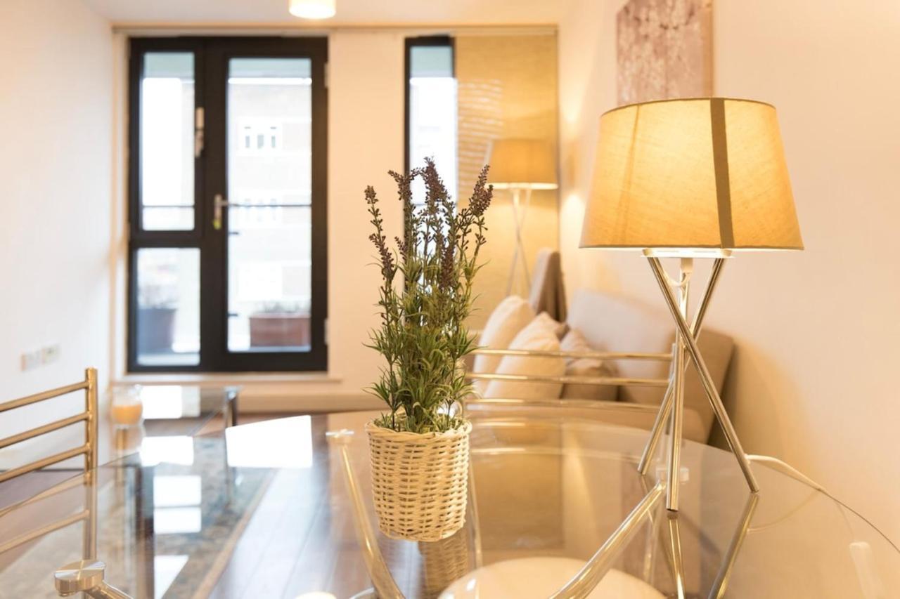 Beautiful 2 Bedroom Property In Borough London Eksteriør billede